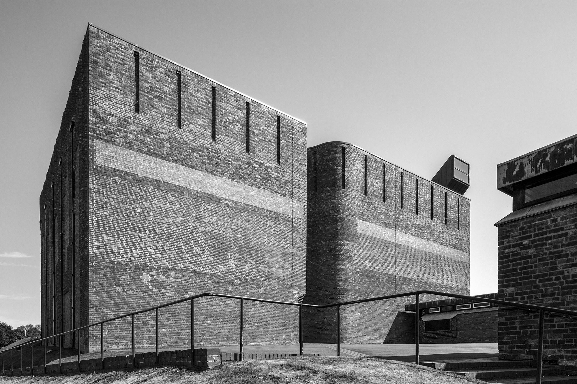 St Bride's Roman Catholic Church - Simon Phipps